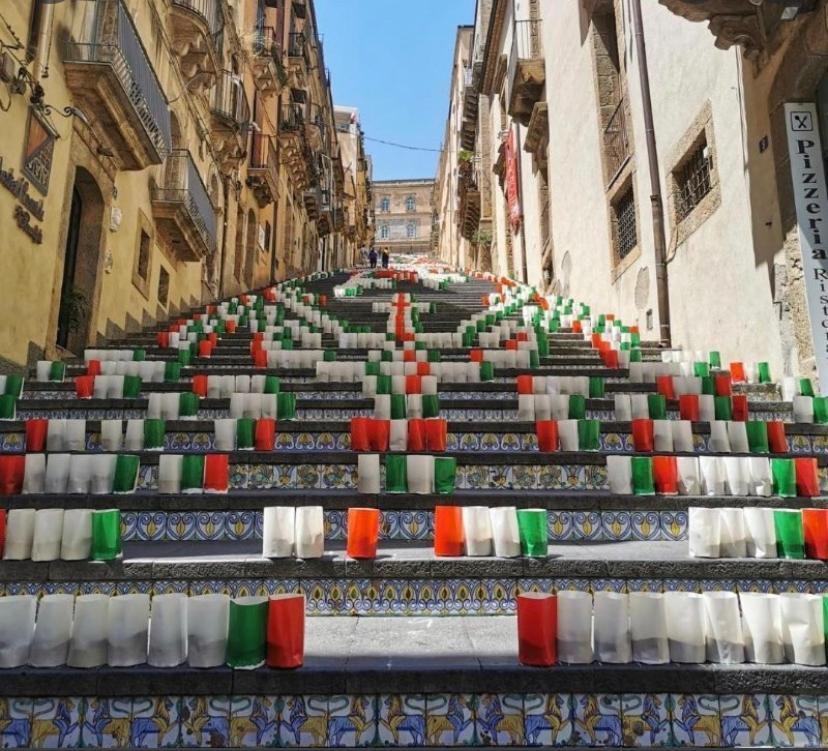 Casa Vacanza Nicole Lägenhet Caltagirone Exteriör bild